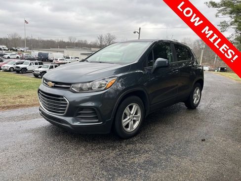 Used 2021 Chevrolet Trax LS w/ Tint and Cruise Package image 11