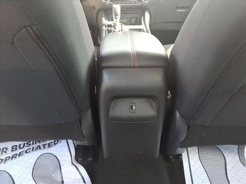 Used 2025 Nissan Sentra SR FWD image 31
