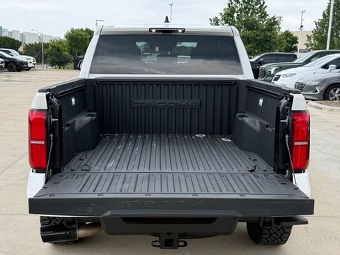 Used 2025 Toyota Tacoma TRD Sport AWD/4WD image 26