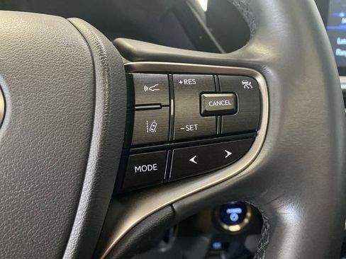 Used 2022 Lexus ES 300h w/ Accessory Package 2 image 18