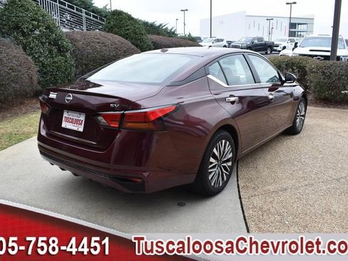 Used 2024 Nissan Altima 2.5 SV image 9