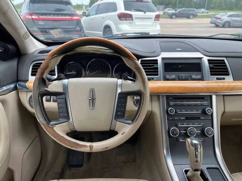Used 2011 Lincoln MKS image 17