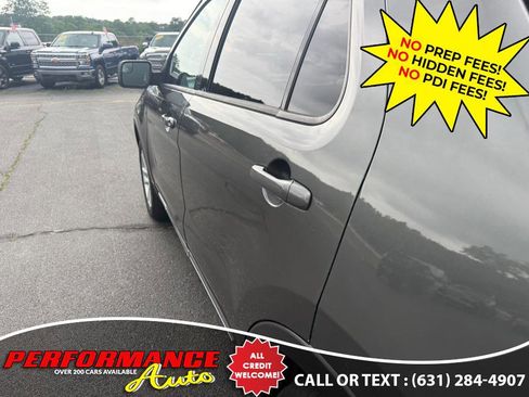 Used 2018 Ford Explorer XLT image 18