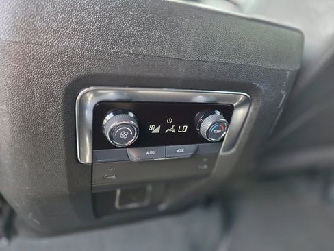 Used 2025 Chevrolet Tahoe LT AWD/4WD image 19