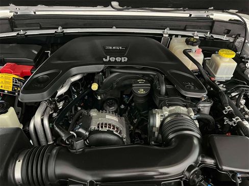 Used 2021 Jeep Gladiator Willys image 34