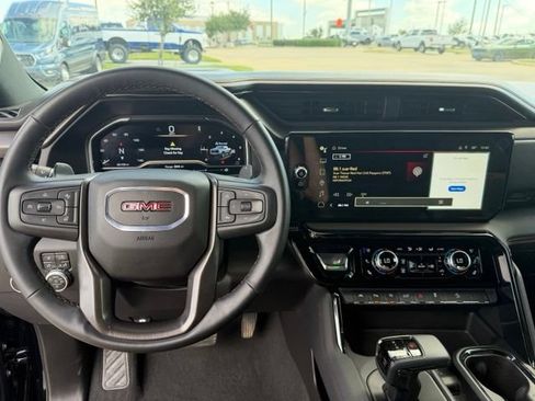 Used 2025 GMC Sierra 1500 AT4 w/ AT4 Premium Package AWD/4WD image 12
