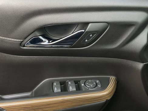 Used 2023 GMC Acadia SLE w/ Driver Convenience Package image 25