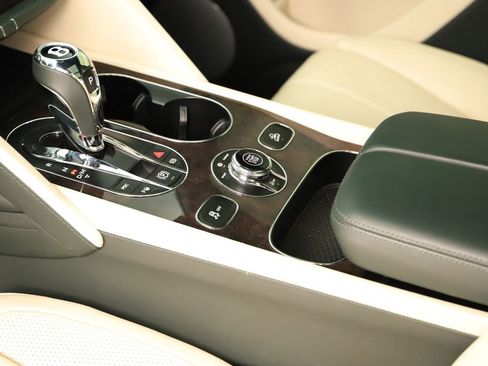 Used 2023 Bentley Bentayga Extended Wheelbase AWD/4WD image 17