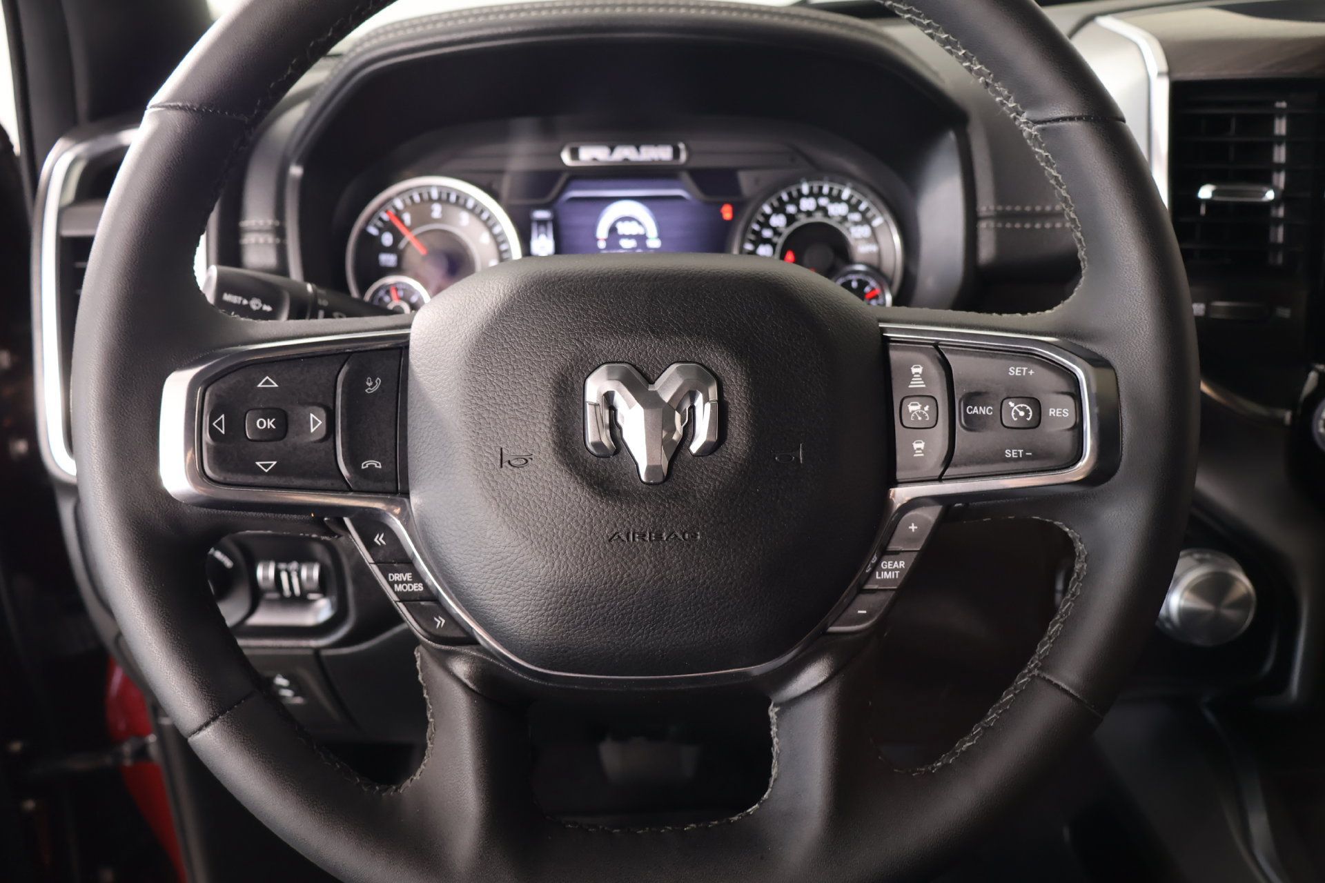 Used 2025 RAM 1500 Laramie w/ Laramie Southwest Edition AWD/4WD image 3