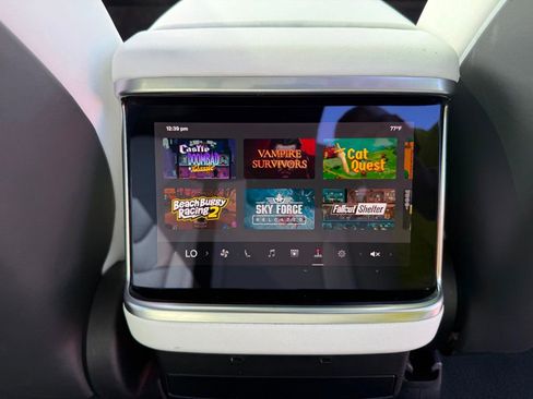 Used 2022 Tesla Model X image 32