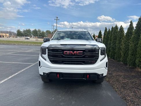Used 2023 GMC Sierra 1500 AT4 w/ Technology Package image 3