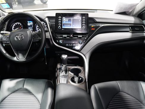 Used 2023 Toyota Camry SE image 10