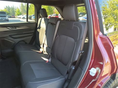 New 2025 Jeep Grand Cherokee Laredo X w/ Luxury Tech Group I image 22