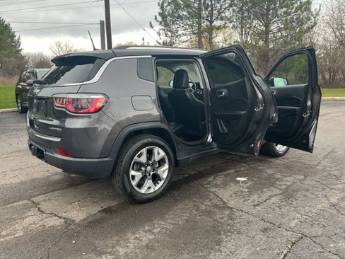 Used 2018 Jeep Compass Limited w/ Navigation Group AWD/4WD image 26