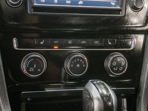 Used 2017 Volkswagen GTI SE FWD image 20