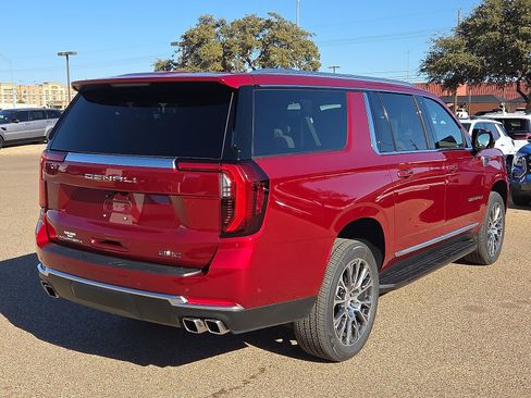 New 2026 GMC Yukon XL Denali image 4