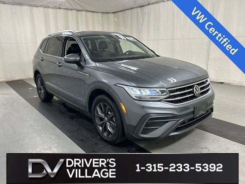 Certified 2022 Volkswagen Tiguan SE AWD/4WD image 1