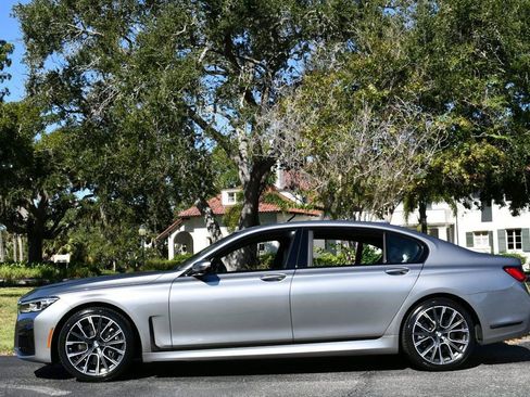 Used 2020 BMW 740i w/ Luxury Rear Seating Package image 27