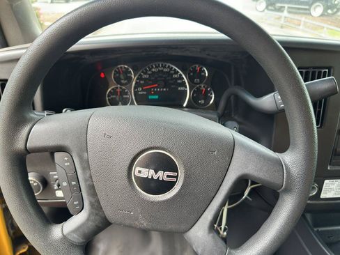Used 2017 GMC Savana 3500 Extended RWD image 20