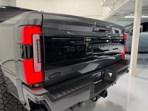 Used 2025 Ford F250 Platinum image 14