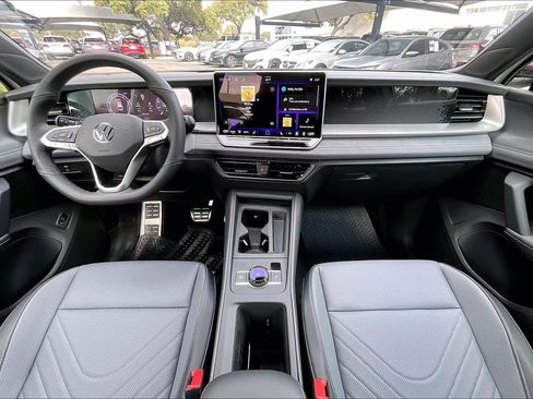 New 2026 Volkswagen Tiguan SE R-Line image 5