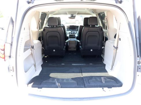 Used 2024 Chrysler Pacifica Touring-L FWD image 61