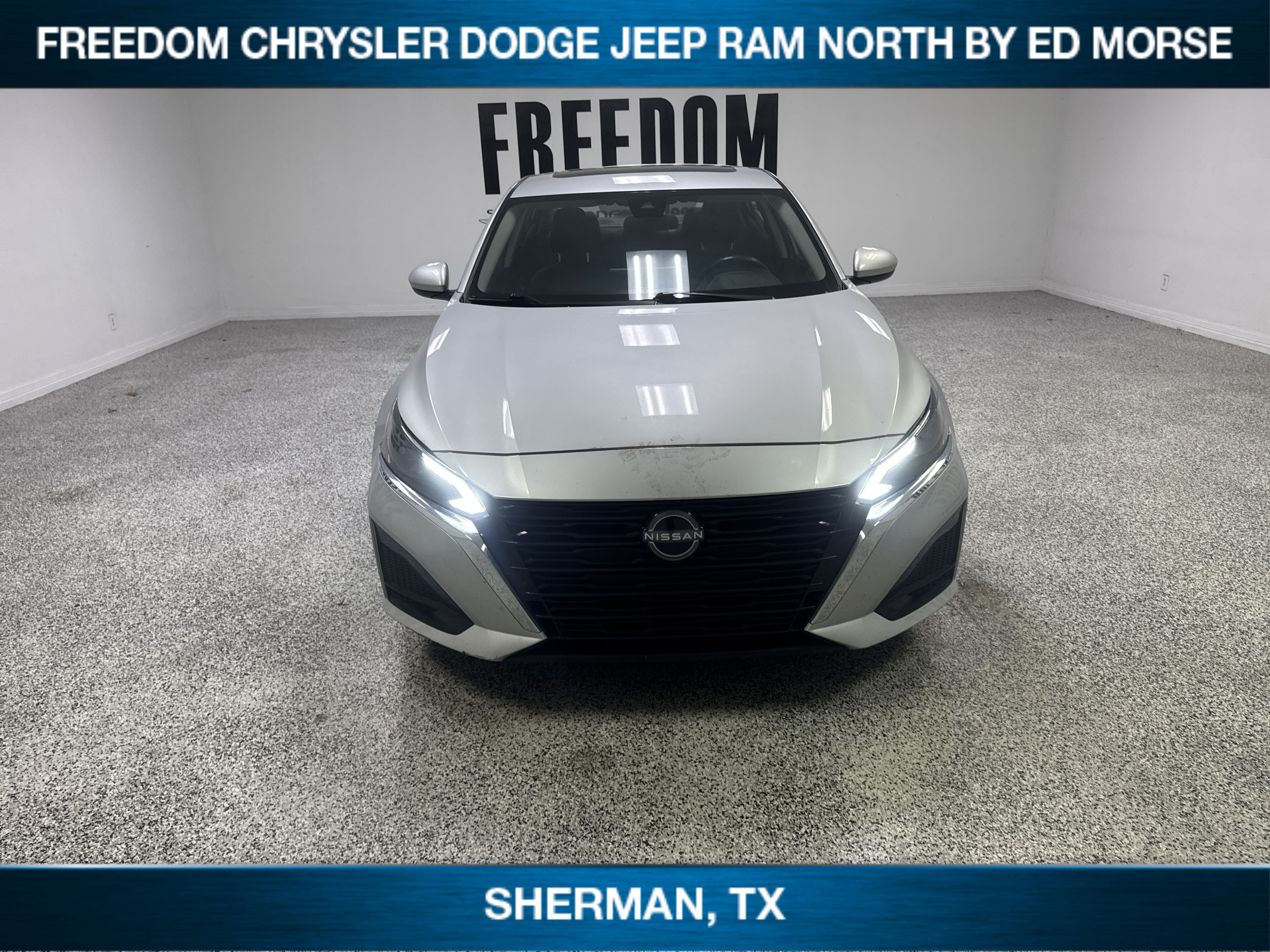 Used 2024 Nissan Altima 2.5 SV w/ SV Premium Package FWD image 2