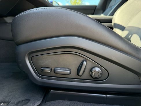 Certified 2025 Porsche Taycan image 27