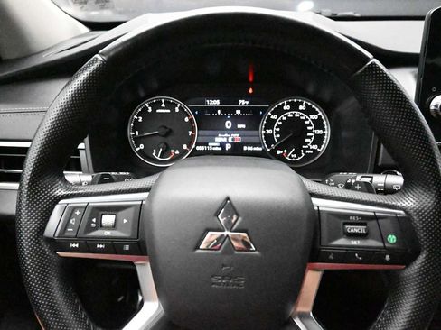 Used 2024 Mitsubishi Outlander SE AWD/4WD image 10