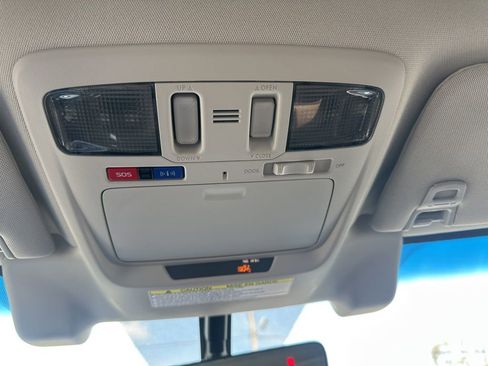 Used 2018 Subaru Outback 3.6R Touring image 27