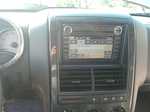 Used 2008 Ford Explorer Sport Trac XLT AWD/4WD image 15