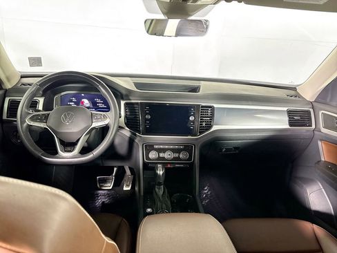 Certified 2022 Volkswagen Atlas SEL R-Line image 13