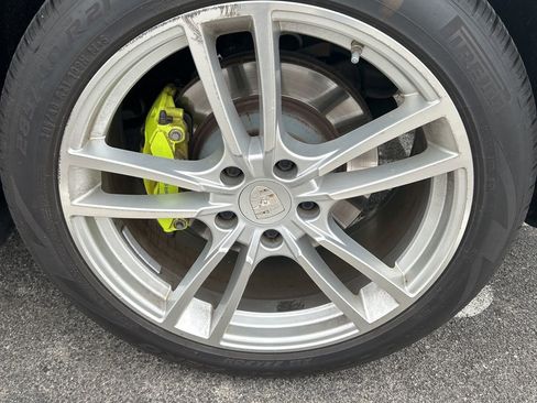 Used 2019 Porsche Cayenne E-Hybrid AWD/4WD image 5