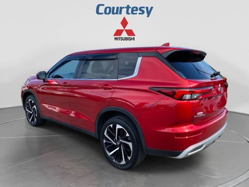 Used 2022 Mitsubishi Outlander SE AWD/4WD image 3
