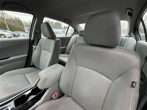 Used 2017 Honda Accord LX image 13
