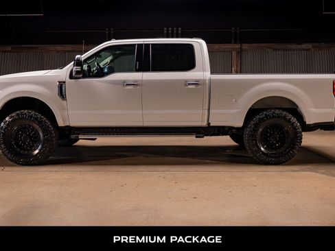 Used 2022 Ford F250 XLT w/ XLT Premium Package image 6