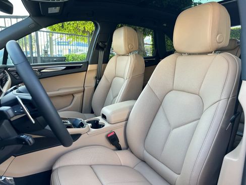 New 2026 Porsche Macan image 5