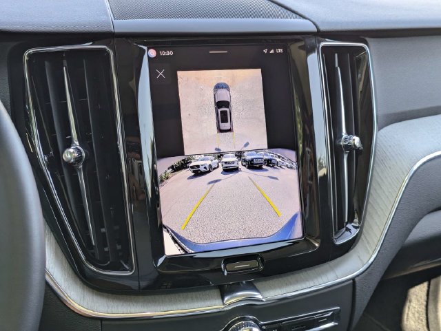 Certified 2025 Volvo XC60 B5 Plus AWD/4WD image 27