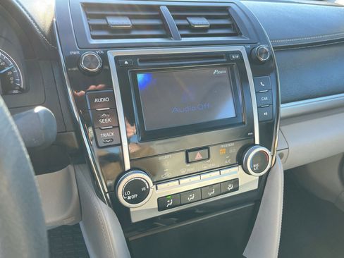 Used 2013 Toyota Camry LE image 22