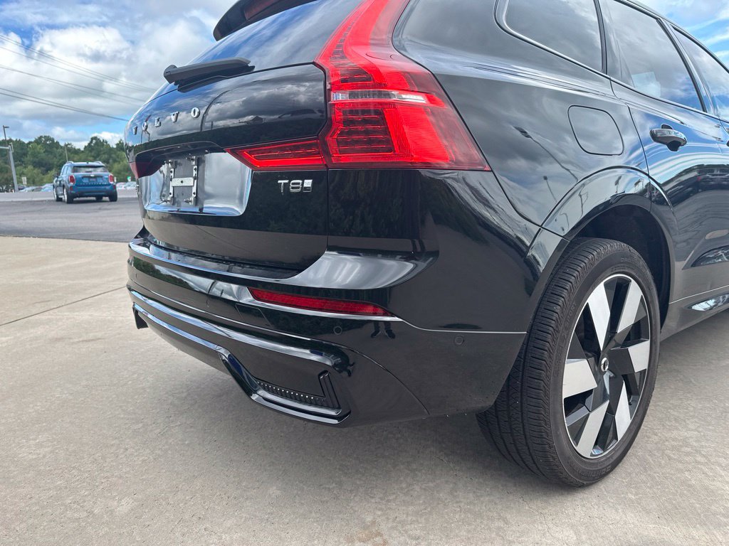 Certified 2025 Volvo XC60 T8 Plus w/ Protection Package Premier AWD/4WD image 12