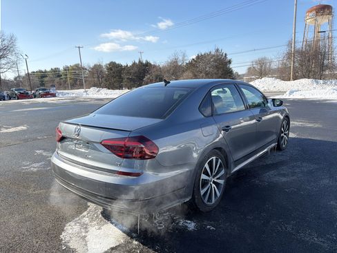 Used 2018 Volkswagen Passat 3.6 image 6