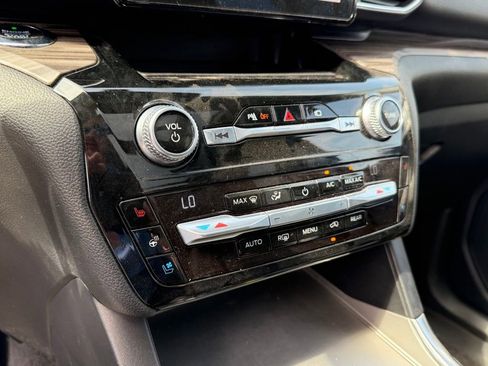 Used 2021 Ford Explorer Limited image 21