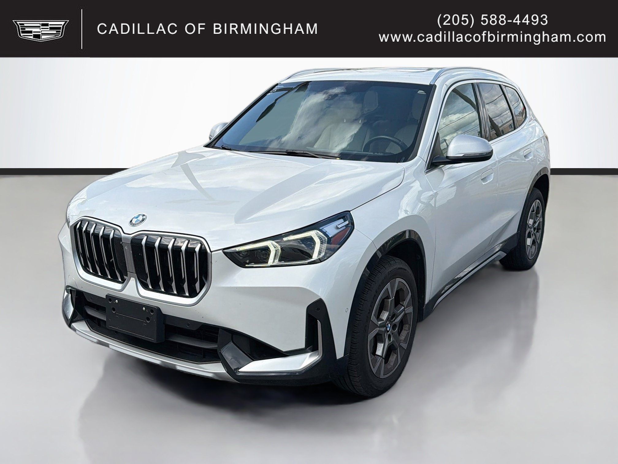 Used 2024 BMW X1 xDrive28i AWD/4WD image 1