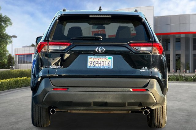 Certified 2025 Toyota RAV4 LE AWD/4WD image 6