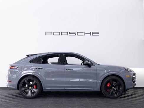 Certified 2026 Porsche Cayenne S AWD/4WD image 8