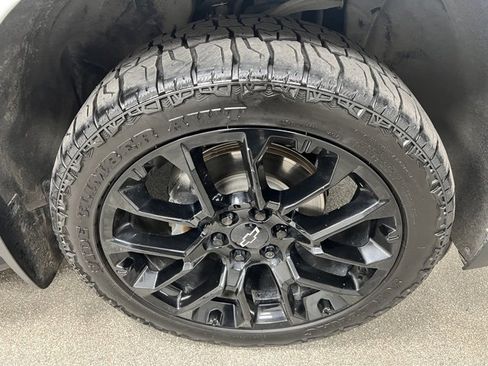 Used 2023 Chevrolet Tahoe RST image 16