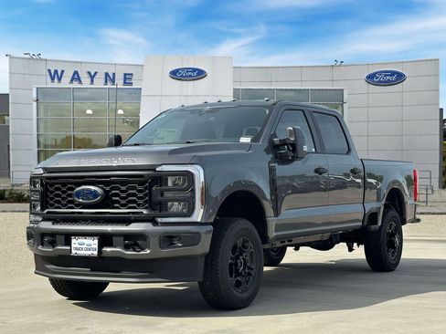 New 2026 Ford F250 4x4 Crew Cab Super Duty image 2