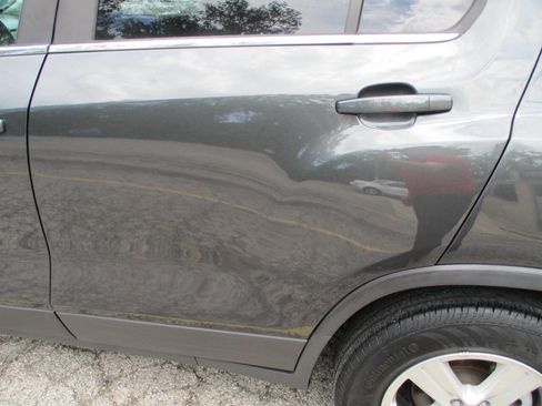Used 2018 Chevrolet Trax LT AWD/4WD image 14
