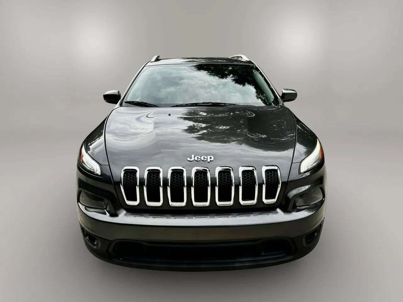 Used 2016 Jeep Cherokee Latitude w/ Safety/Convenience Group FWD image 3