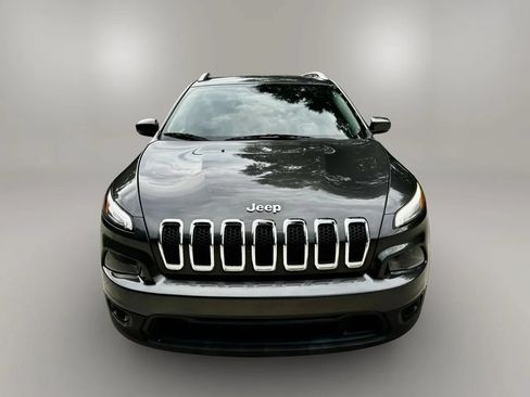 Used 2016 Jeep Cherokee Latitude w/ Safety/Convenience Group FWD image 3
